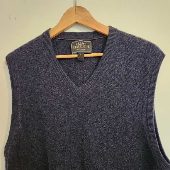 Jos. A. Bank Reserve 100% Cashmere Navy V-Neck Sweater Vest - Large - Picture 4 of 6
